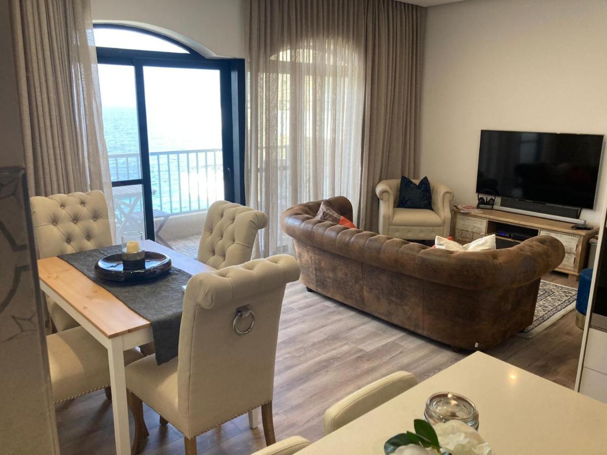 Beach Front High End Apartment, Direct Sea Views. Марсалфорн Экстерьер фото